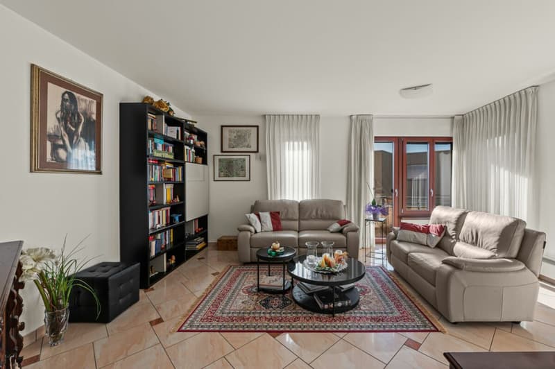 Cozy Townhouse with Garden and Pool Area (3)