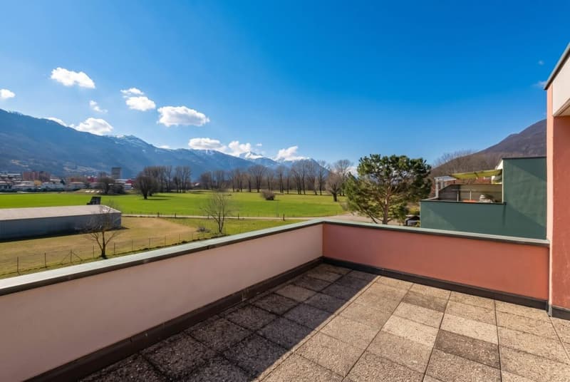 Casa con vista aperta in zona privilegiata - 5.5 locali a Bellinzona (2)