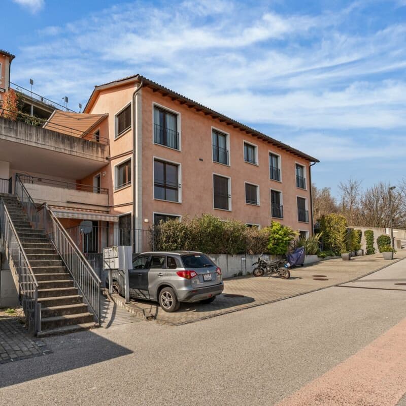 Elegante appartamento 3.5 locali con vista lago a Vernate (2)