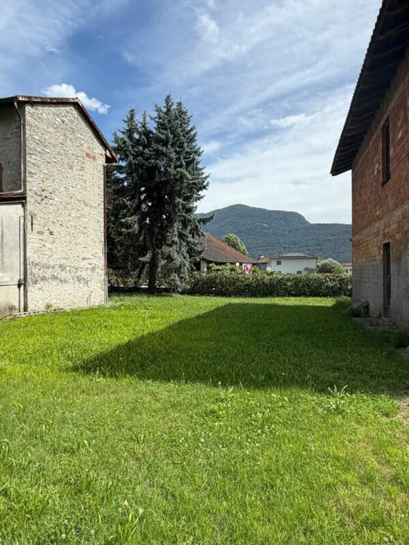 Terrain constructible 678 m2 Cugnasco (3)