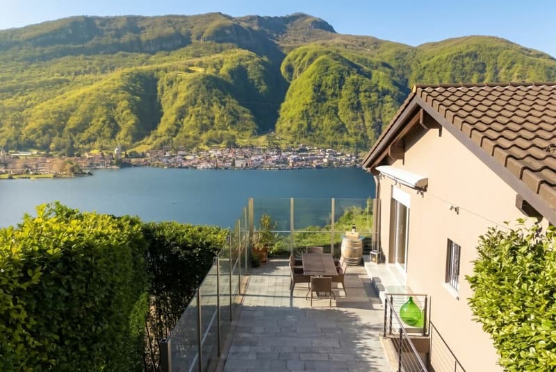 Esclusiva Casa immersa nella natura vista lago a 180° (1)