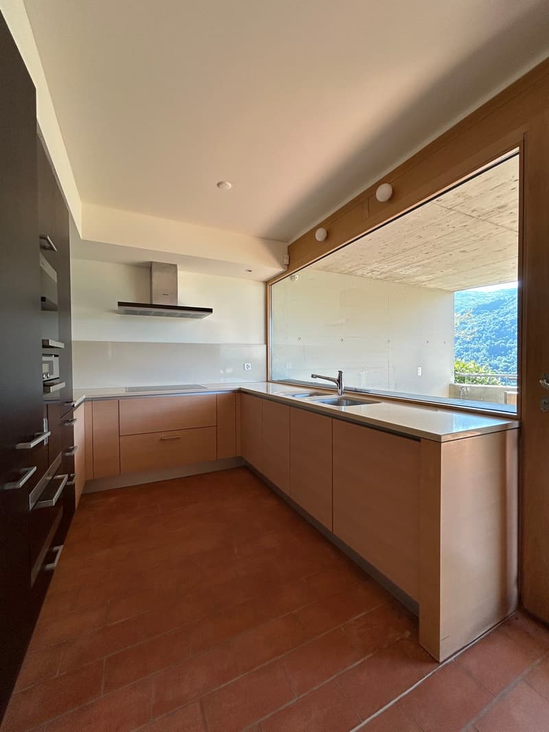 VICO MORCOTE - Einzelhaus mit 4.5 Zimmern und Panoramablick zu vermieten (4)
