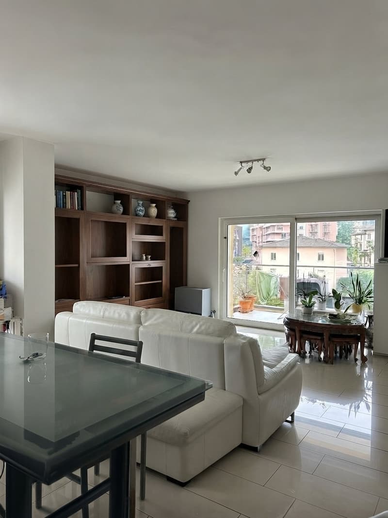 LUGANO - VENDESI APPARTAMENTO DI 3.5 LOCALI (1)