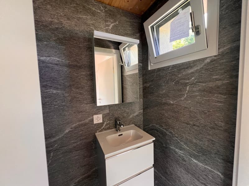 Casa unifamiliare con terreno e posti auto coperti (41)