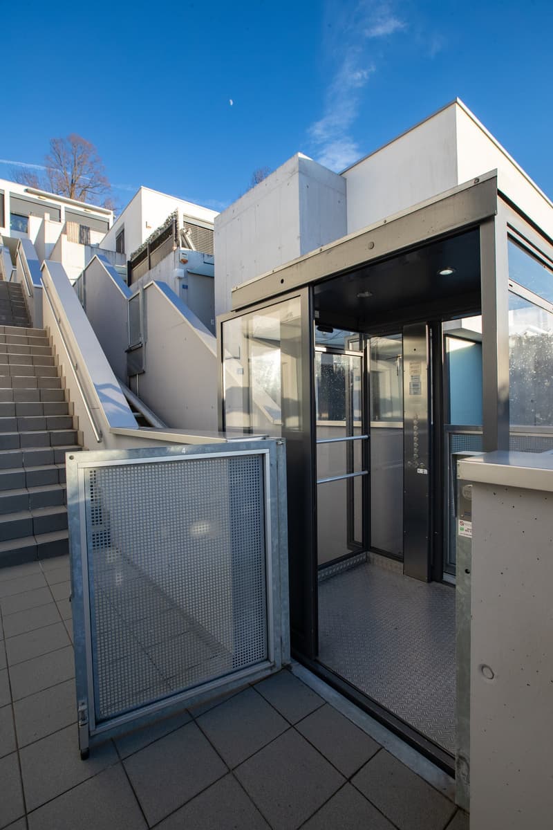 Oasi di prestigio a 10 minuti dal centro di Lugano: Moderno 3.5 locali con ampio giardino (4)