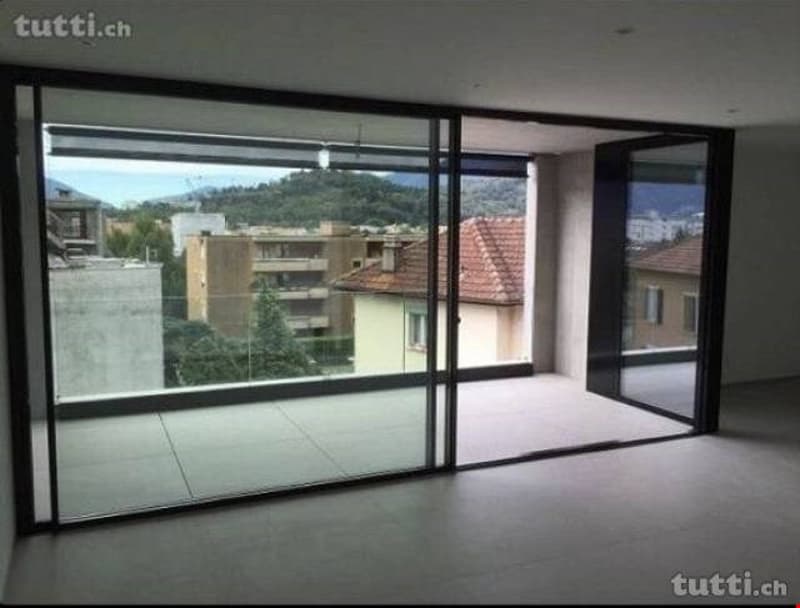 Appartamento moderno di 3.5 locali con balcone e vista panoramica a Solduno (4)