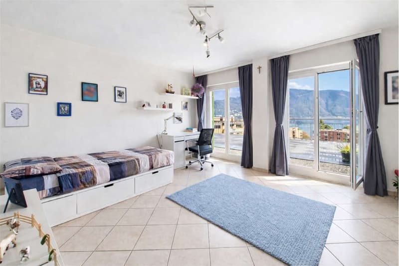 Melide - Helles Dachgeschoss mit 6.5 Zimmern und Seeblick (9)
