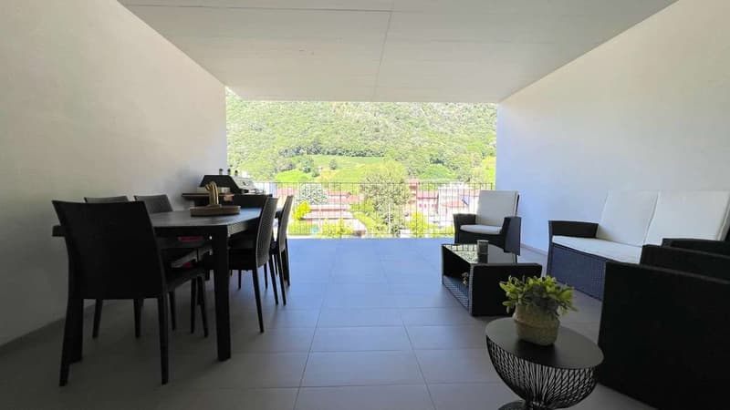 RIVERA - Elegante 5.5 con ampia terrazza coperta (9)