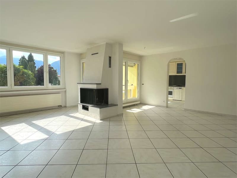 LOSONE - Appartement au dernier étage 4,5 pièces près de la rivière (2)
