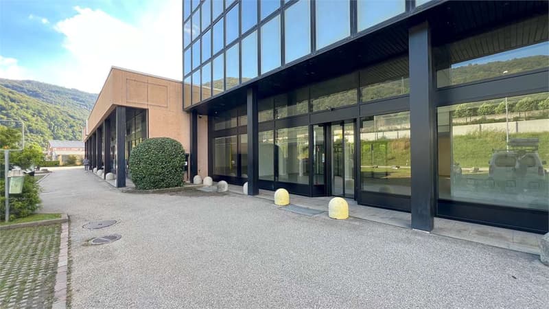 BARBENGO - Polo Commerciale di Grancia di 300 mq (7)
