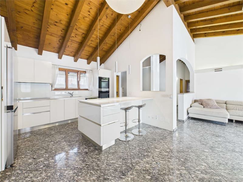 Villa caractéristique avec dépendance à Lodrino (3)