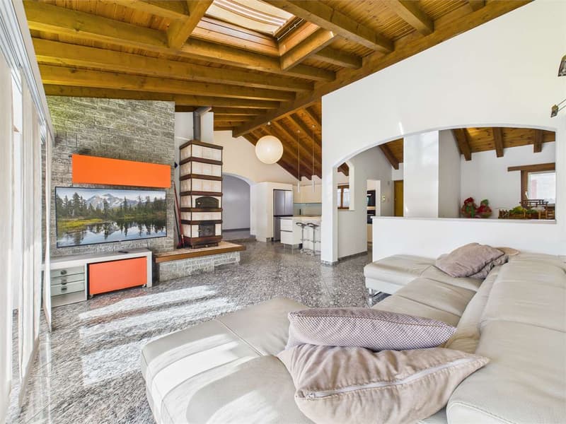 Villa caractéristique avec dépendance à Lodrino (5)