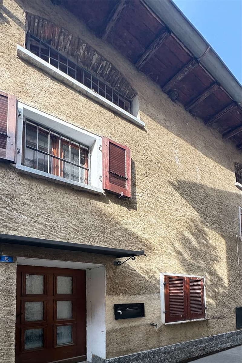 Melide - Caratteristica casa di nucleo (2)