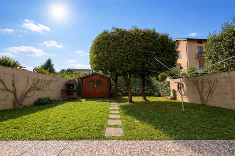 Luminosa casa 4.5 a schiera con giardino (5)