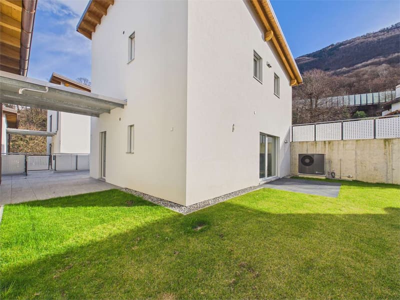Schöne neu gebaute Villa in Sant'Antonino (13)