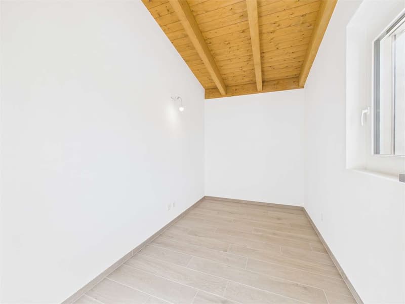 Schöne neu gebaute Villa in Sant'Antonino (8)