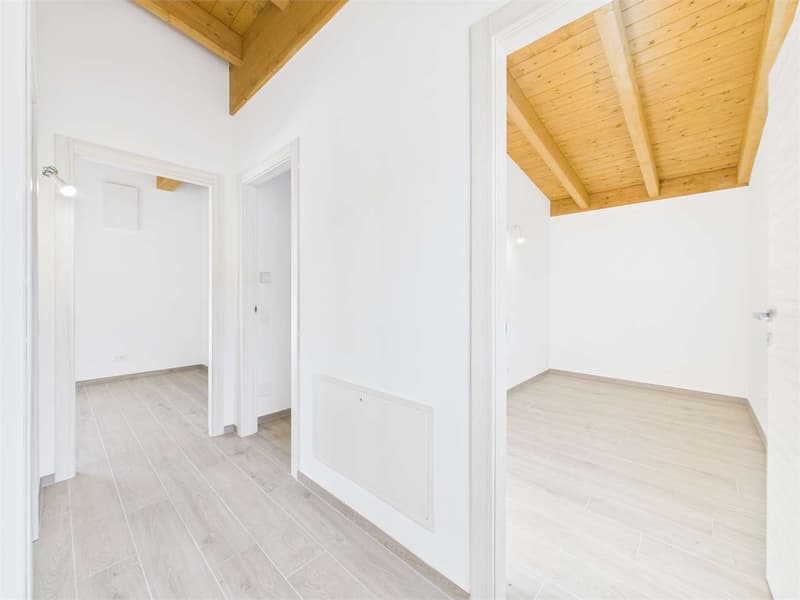 Schöne neu gebaute Villa in Sant'Antonino (7)