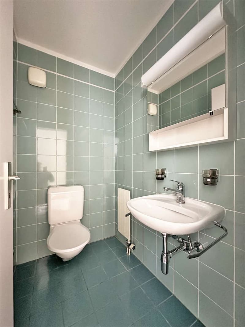 Family-friendly and quiet context, just a few steps from schools (9)