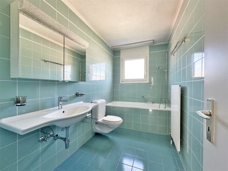 Family-friendly and quiet context, just a few steps from schools (8)