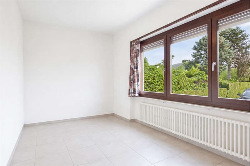 Caslano: Spacious House 4.5 with Garden (9)