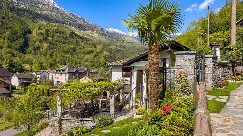 Dongio - Einfamilienhaus mit Grotten zur Renovierung im Bleniotal (1)