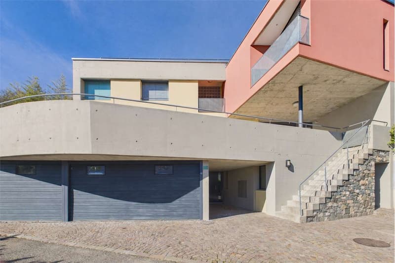 Bright Villa with 5.5 rooms and lake view (2)
