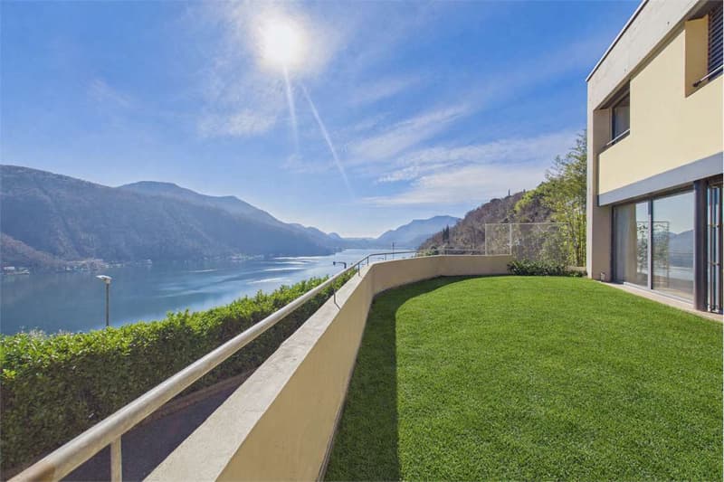 Bright Villa with 5.5 rooms and lake view (1)