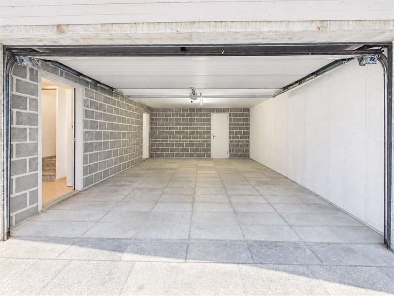 Garage con 3 cantine