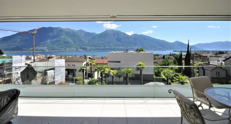 Luxuriöse 2.5 Zimmerwohnung mit Seesicht, grosser Sonnenterrasse, Schwimmbad und Wellnessbereich (3)