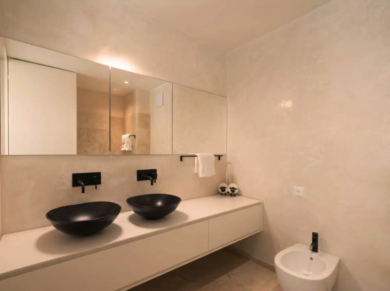Generoso 3.5 locali con vista lago, 2 ampie terrazze e piscina esterna (11)