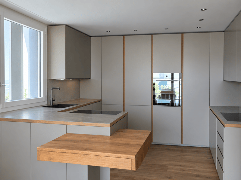 Luxuriöse 2.5 Zimmerwohnung mit Seesicht, grosser Sonnenterrasse, Schwimmbad und Wellnessbereich (1)