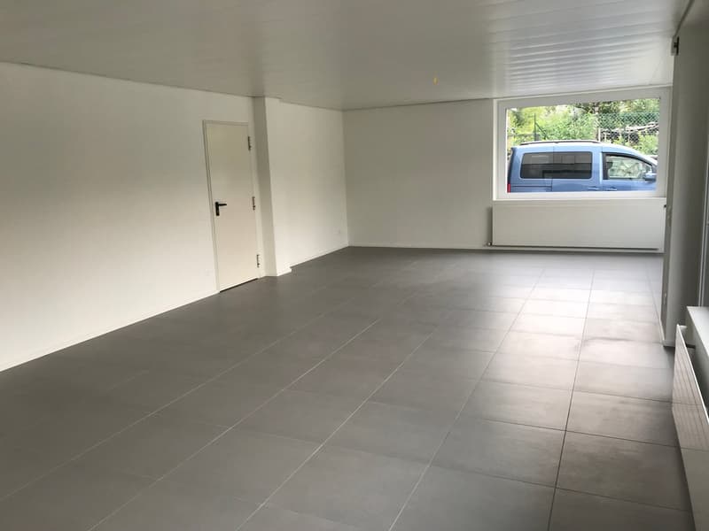 Moderne Gewerbefläche in Besazio - Bereit für Ihr Unternehmen (2)