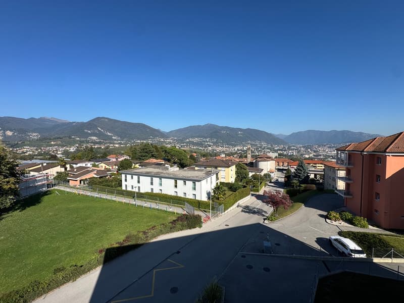 Novazzano – Modern penthouse with panoramic terraces and high-end finishes (12)