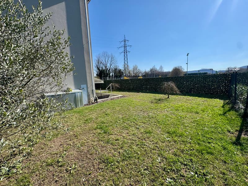 Appartement moderne 4.5 pièces avec grand jardin privé à Rancate (4)