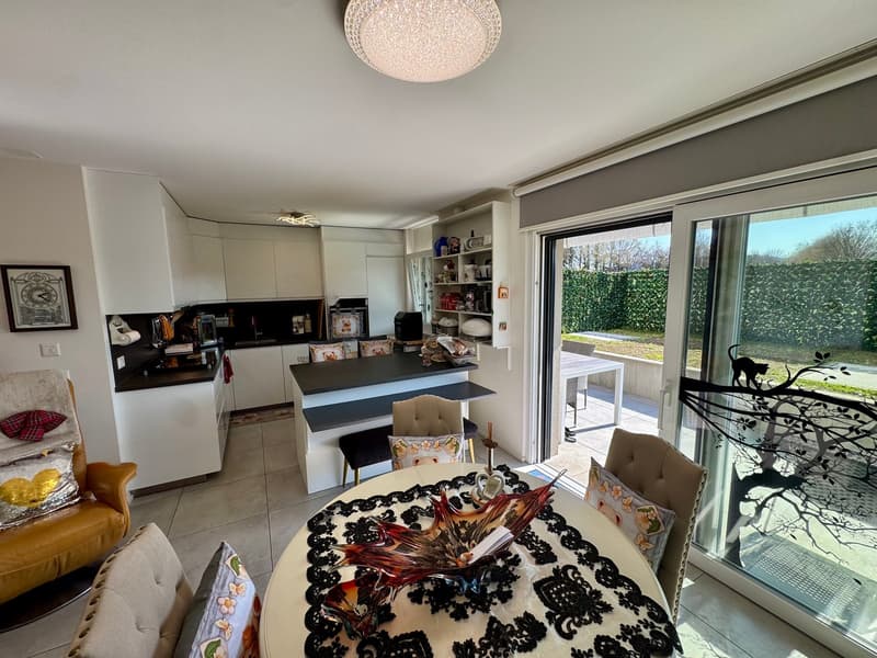 Appartement moderne 4.5 pièces avec grand jardin privé à Rancate (6)