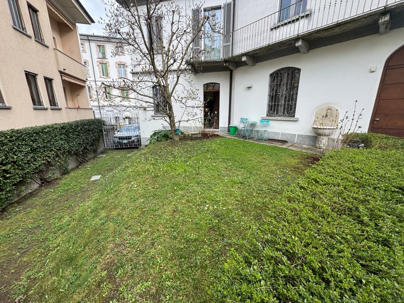 Mendrisio Center – Elegant apartment with private garden in historic villa (5)
