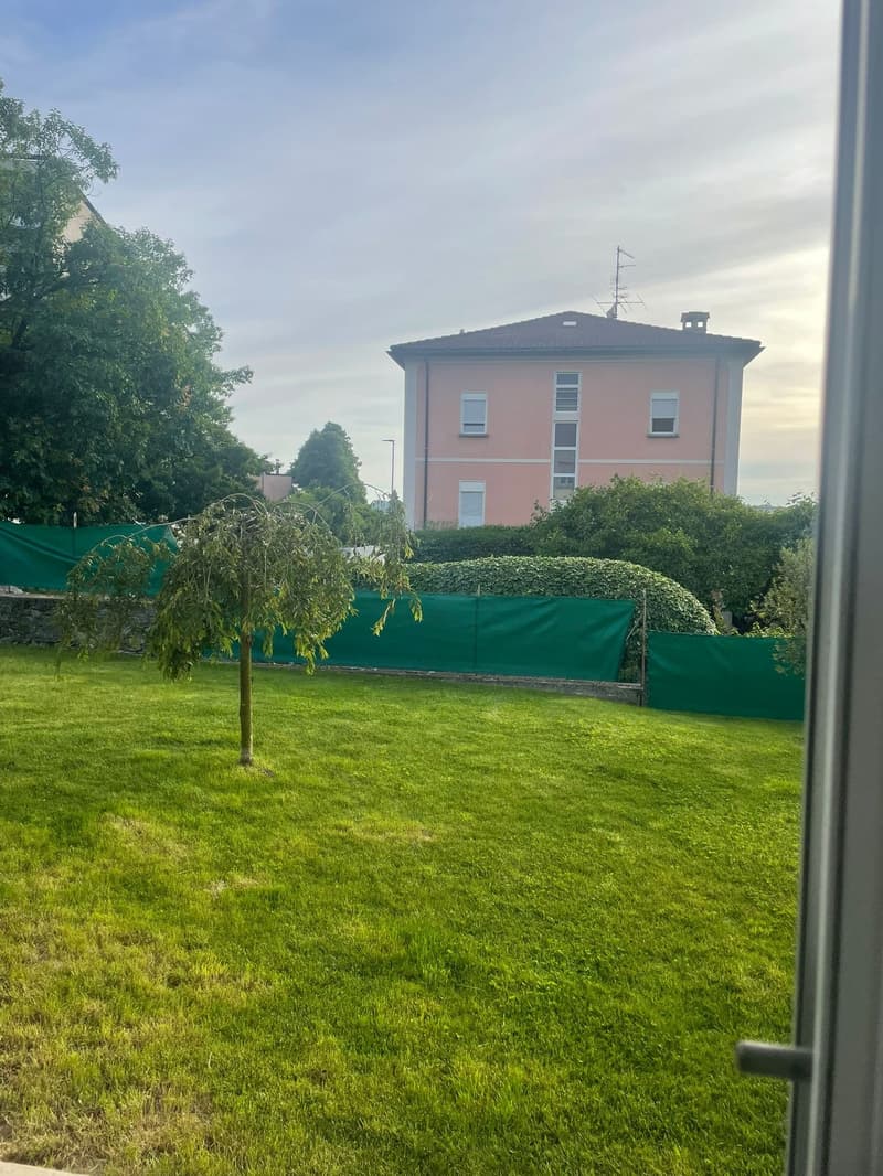 Una villa liberty in centro a Mendrisio con giardino box doppio più posti auto (28)