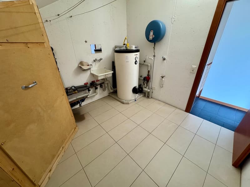 CADRO – RÉSIDENCE ÉLÉGANTE AVEC JARDIN PRIVÉ, GARAGE DOUBLE ET VUE PANORAMIQUE (28)