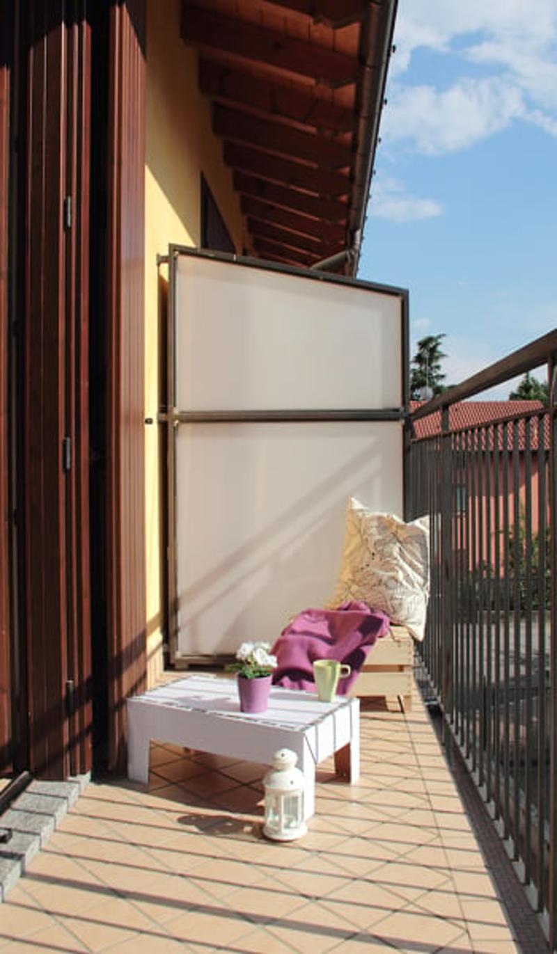 Galliate Lombardo in piccola residenza, ultimo piano, ampio due locali con box. (5)