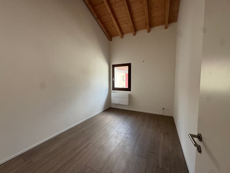 Modernes Büro mit 3,5 Zimmern zur Miete in Chiasso (5)