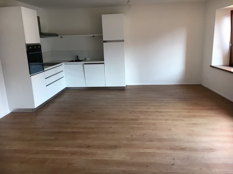 Stabio, im Kern, 3.5-Zimmer-Wohnung mit zwei Bädern (1)