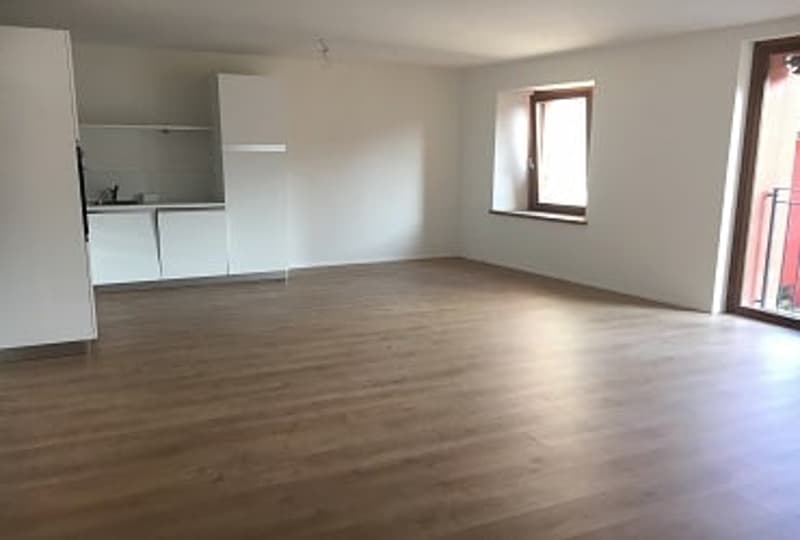 Stabio, im Kern, 3.5-Zimmer-Wohnung mit zwei Bädern (10)