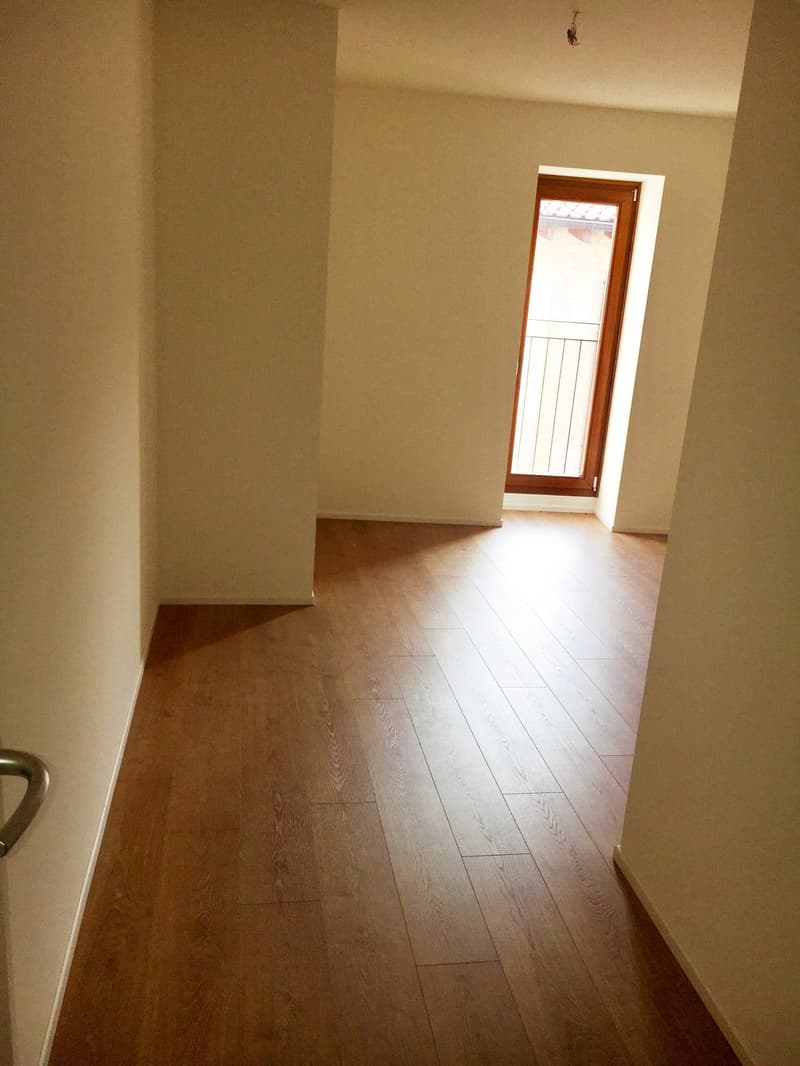 Stabio, im Kern, 3.5-Zimmer-Wohnung mit zwei Bädern (7)