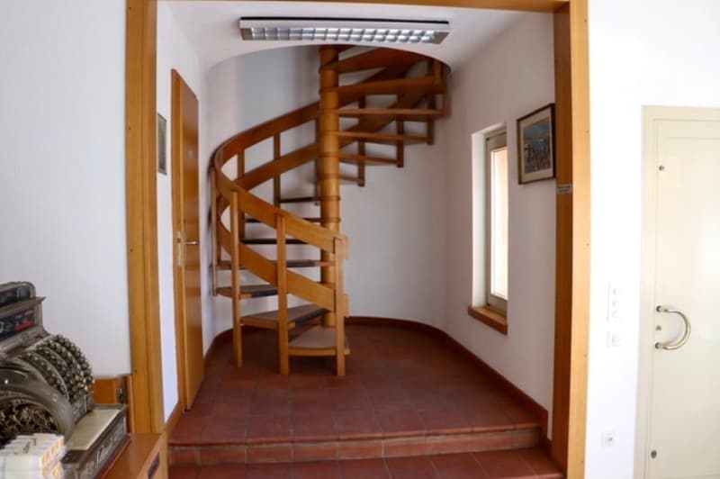 Vendesi o Affittasi Immobile Artigianale / commerciale / amministrativo con Uffici a Balerna (8)