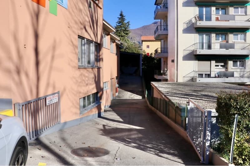Vendesi o Affittasi Immobile Artigianale / commerciale / amministrativo con Uffici a Balerna (14)