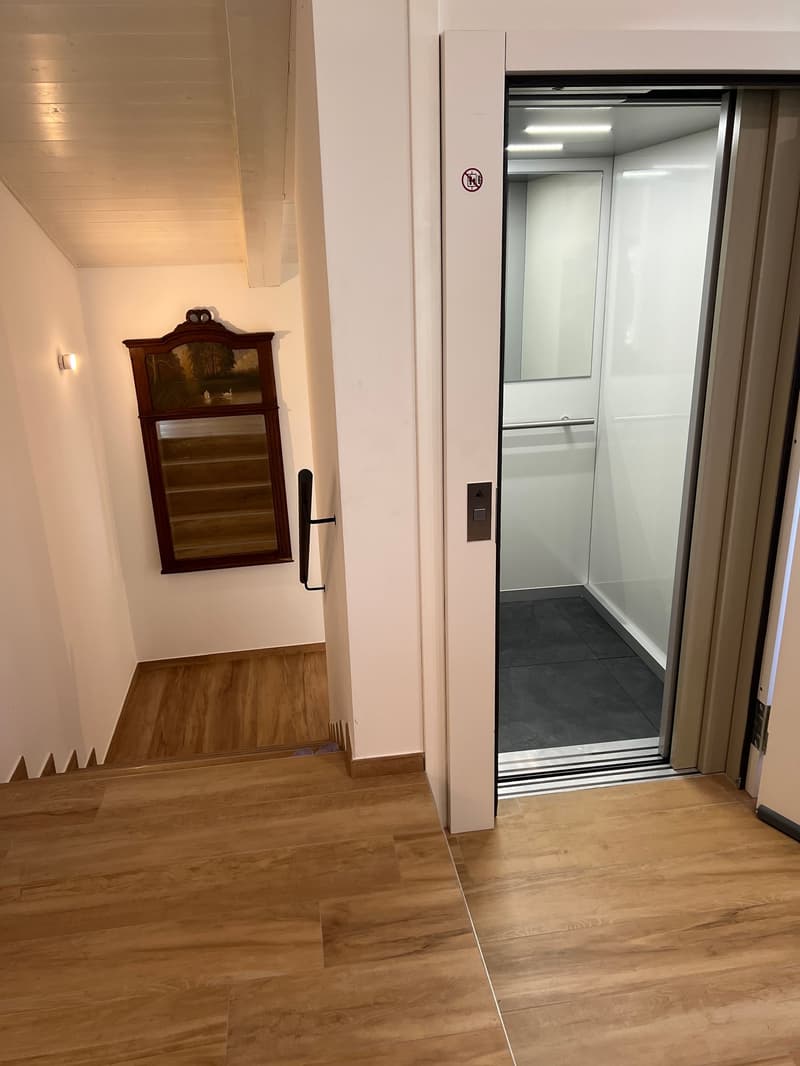 Zentrale Riva San Vitale UND SEEBLICK, DACHGESCHOSS in perfektem Zustand (10)
