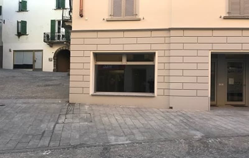 Mendrisio im Herzen der Stadt in einem total renovierten Gebäude im Stil - ZWEI Büros / Geschäfte (4)
