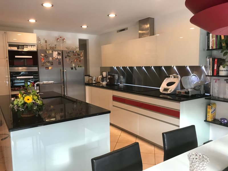 Caslano – Moderne Villa mit Pool, Garten und separatem Einzelapartment (9)
