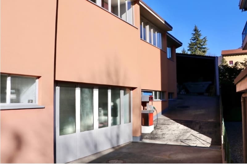 Sale or Rent of Industrial/Commercial/Administrative Property with Offices in Balerna (8)