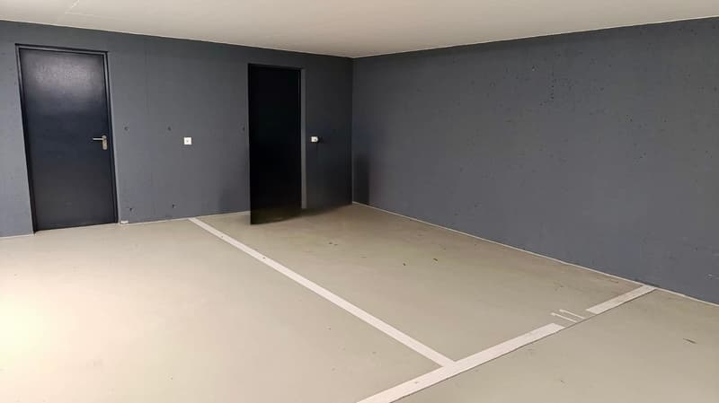 Für Einkommen oder privaten Gebrauch, sehr neu, elegantes 2.5-Zimmer-Wohnung mit privatem Garten (13)